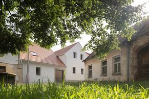 Stavbou Česka je rodinný dvojdům na jihu Čech. Bodovaly i vyhlídky nebo knihovna