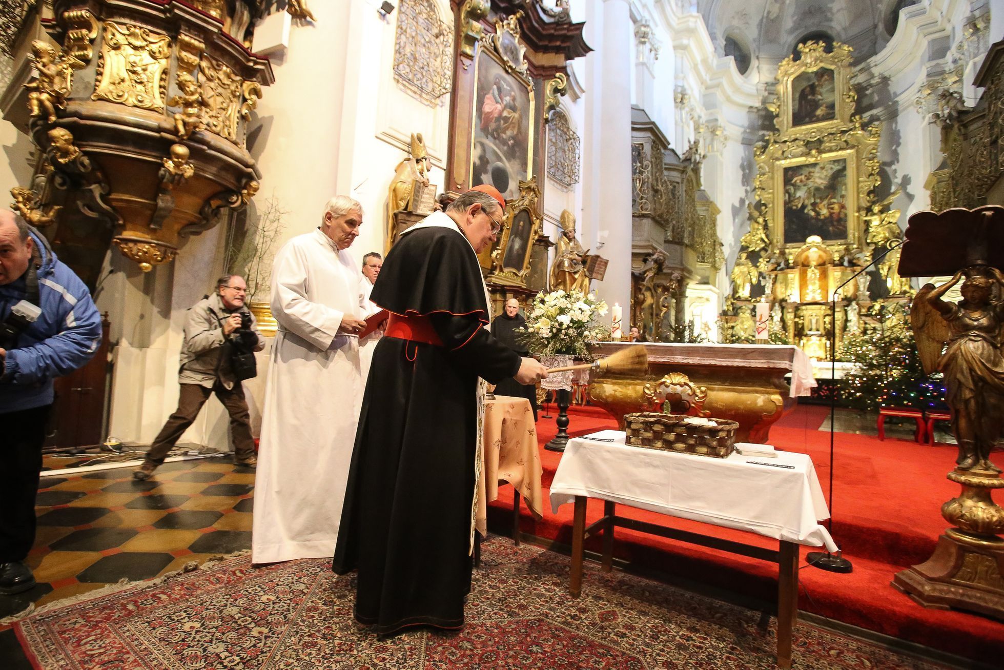 Tříkrálový průvod Prahou s požehnáním Dominika Duky