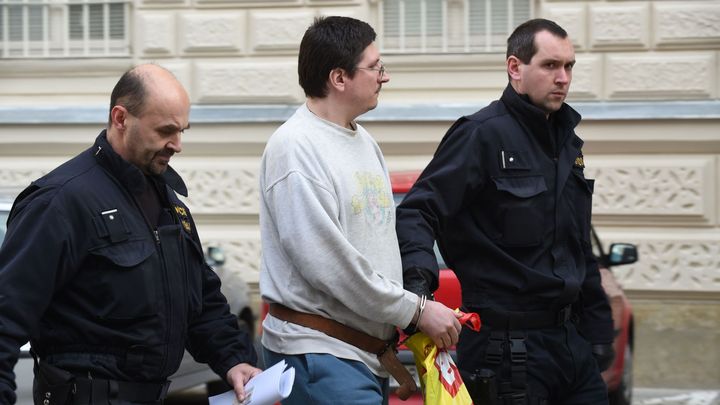 Případ muže viněného z přípravy vraždy tety přezkoumá soud, žalobce chce vyšší trest
