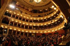 Audit: Národní divadlo obešlo zákon s platy umělců