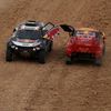 Carlos Sainz (Mini) a Sébastien Loeb (BRX) v 5. etapě Rallye Dakar 2021