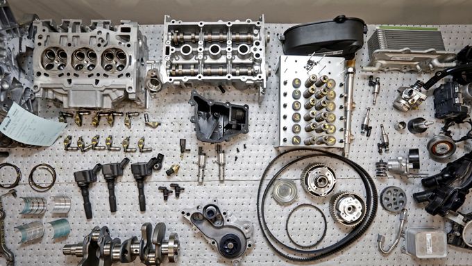 Rozebraný motor Škoda 1.0 TSI, ilustrační snímek