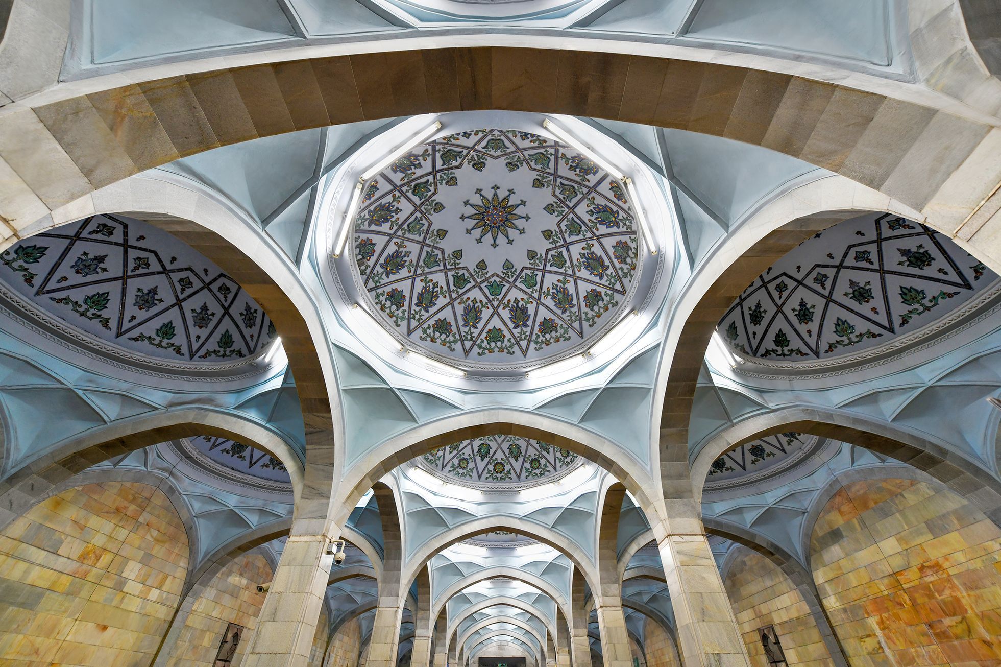 Jednorázové užití / Fotogalerie / Když metro připomíná luxusní palác. Podívejte se na krásy moskevské podzemky