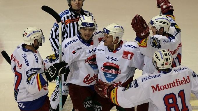 Hokejisté Budějovic mohli slavit další domácí vítězství.