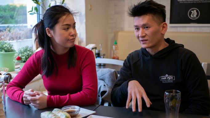 Twí a Long mluví o své práci s vietnamskými restauracemi.