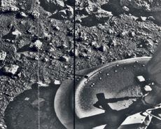 Historicky první fotografie pořízená na povrchu Marsu.