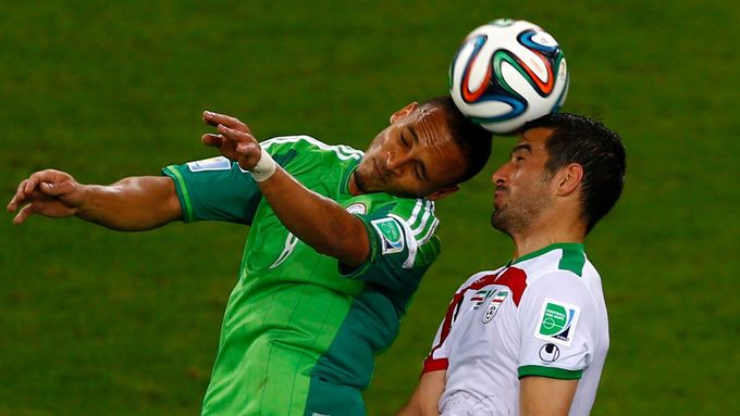 Zápas Íránu s Nigérií přinesl mnohem víc soubojů než šancí
