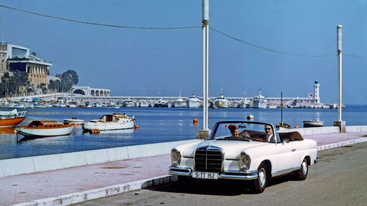 Konec jedné éry. Mercedes už s tradiční maskou a hvězdou na kapotě nepočítá; Zdroj foto: Mercedes-Benz