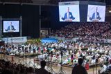 Pražská Tipsport arena hostila na přelomu července a srpna největší shromáždění svědků Jehovových v Česku.
