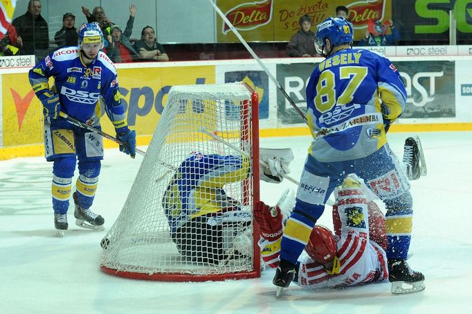 Třinec - Zlín: Erik Hrňa (88) - Luboš Horčička a Ondřej Veselý (87)