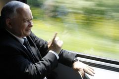 Poláci zvolí prezidenta. Kaczyński stáhl náskok rivala