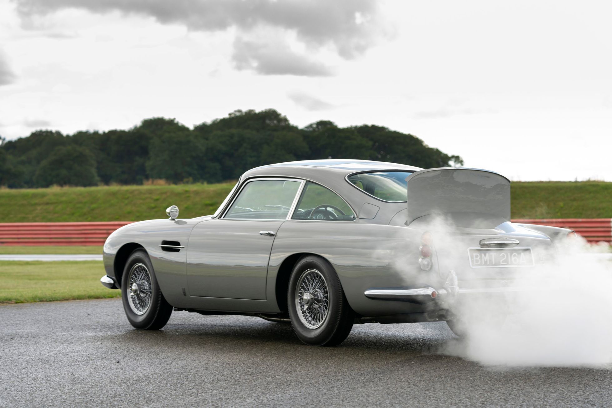 Aston Martin DB5 Bond Continuation