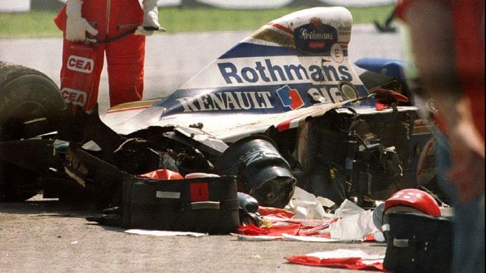 Tragická havárie Ayrtona Senny ve VC San Marina 1994.