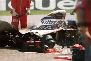 Tragická havárie Ayrtona Senny ve VC San Marina 1994.