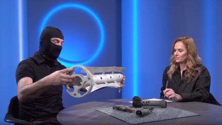 "Tohle Rusáci rádi používají," ukázal pilot zakázanou munici. Učí Ukrajince přežít