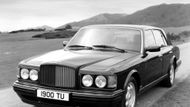 Bentley Turbo R z roku 1990 je krásným příkladem britského šlechtického vozu. Auto z roku 1990 (najeto 100 000 km) stojí 455 000 Kč.