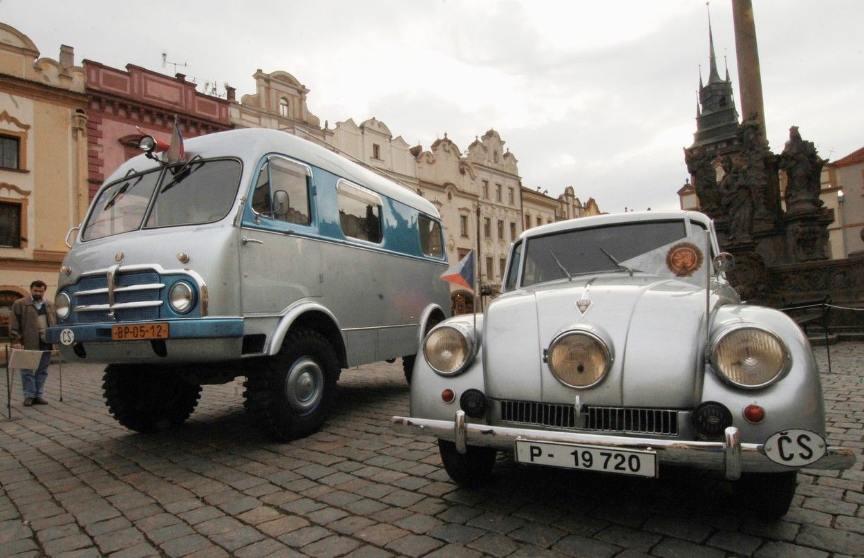 Tatra 805