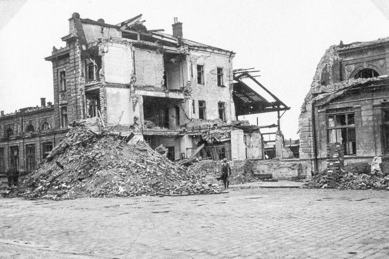 Bombardování Pardubic v červenci 1944, Parbubice, bombardování, historie, výročí, válka, Domácí