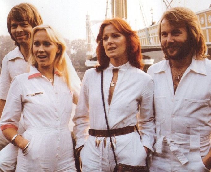Dnes už legendární kapelu ABBA tvořili Agnetha Fältskogová, Björn Ulvaeus, Benny Andersson a Anna-Frid Lyngstadová.