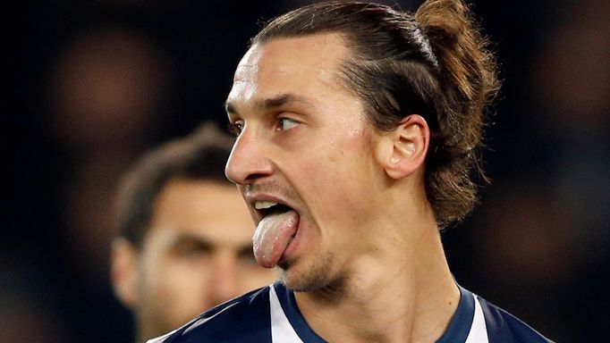 Zlatan Ibrahimovič v zápase proti Olympiakosu