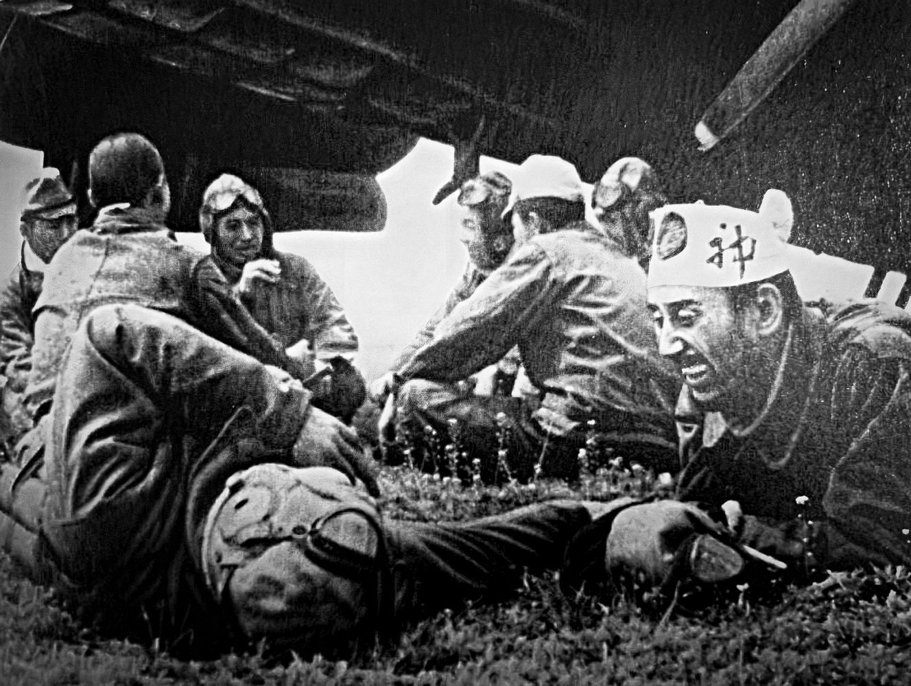 Kamikadze, pilot, piloti, sebevražedný oddíl, válka, Japonsko, historie, Zahraničí