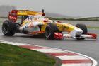 Alonso pohořel. Renault hledá po testech chybu