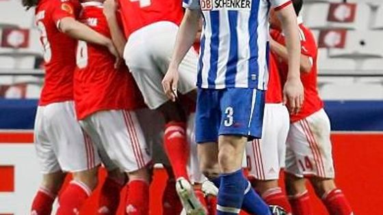 Foto: Hertha Berlín se trápí a záchrana se vzdaluje