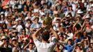 Andy Murray slaví vítězství ve Wimbledonu 2013