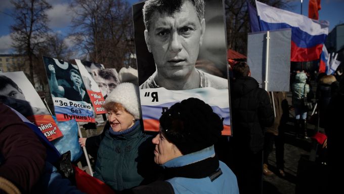 Moskevský pochod pořádaný při příležitosti druhého výročí vraždy Borise Němcova.