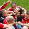 Euro 2016, Slovensko-Wales: Gareth Bale (11) slaví gól na 0:1