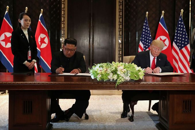 Summit Donalda Trumpa a Kim Čong-una. 12. 6. 2018.