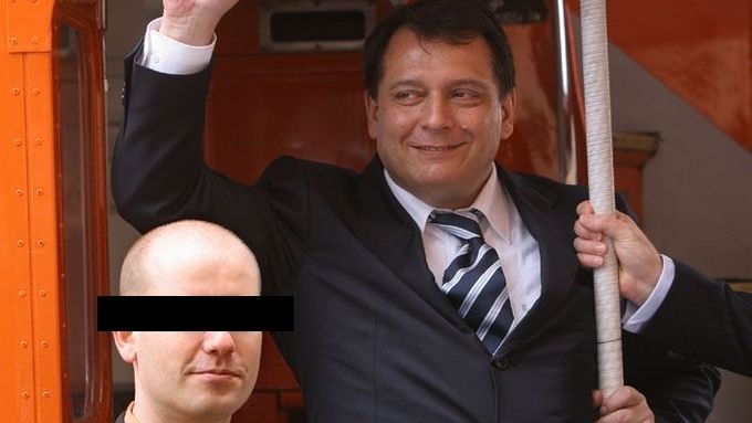 Napadený politik B. S. se svým stranickým šéfem Jiřím Paroubkem, ČSSD.