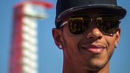 LEWIS HAMILTON 1. Mistr světa snad ani jinou známku mít nemůže, ale britský pilot dokázal víc než jen dovézt k titulu nejlepší vůz sezony. Jeho touha vítězit byla nezlomná a být druhý se v jeho očích rovnalo porážce. Formule 1 má nového krále hodného tohoto titulu.