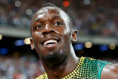Sprinter Bolt a vytrvalec Farah se popasují na šestistovce