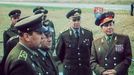 Fotoreprodukce z dokumentárního filmu „Dálnice“, který natočil Československý armádní film na podzim roku 1980 během vojenského cvičení na dálnici D1 mezi Prahou a Brnem.