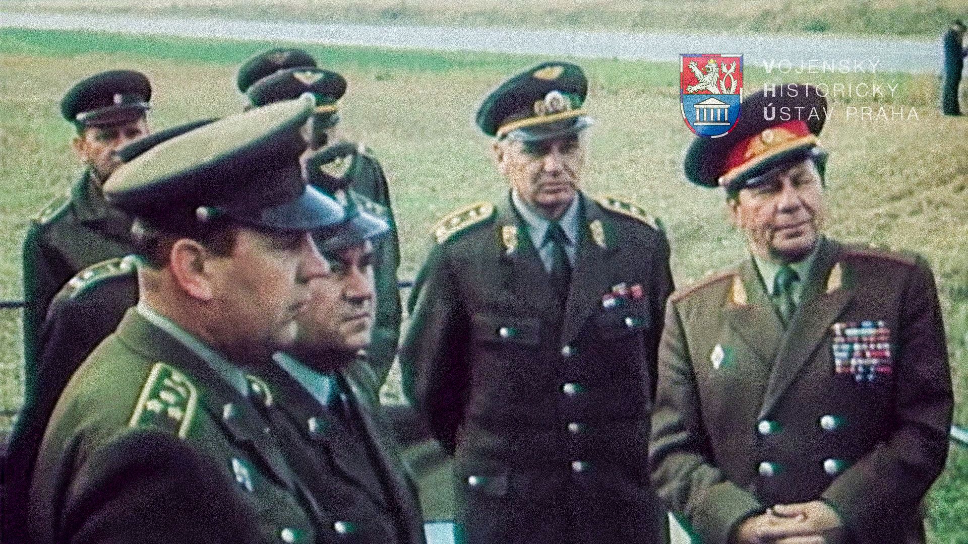 Dodatek, Film, Dálnice, Dálnice D1, Československý armádní film, přistávací plocha, Auto, historie
