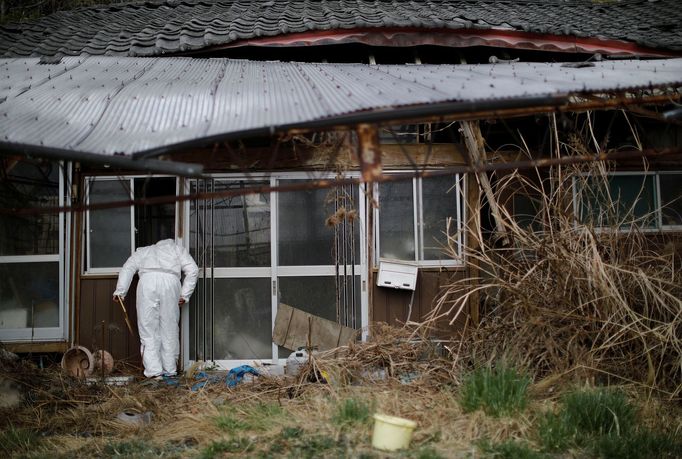 Záchrana opuštěných koček v uzavřené zóně okolo jaderné elektrárny Fukušima v Japonsku, kde před 10 lety po zemětřesení a následné vlně tsunami došlo k úniku radiace.