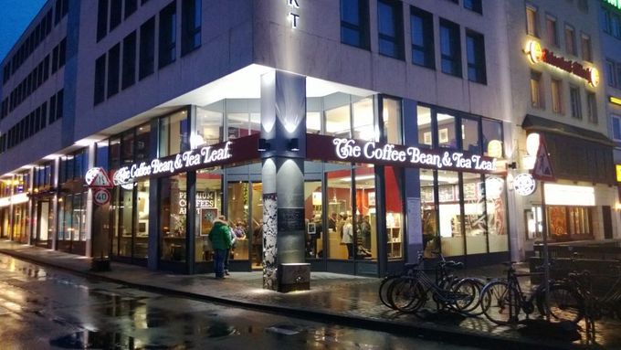 První evropská kavárna Coffee Bean v Kolíně nad Rýnem