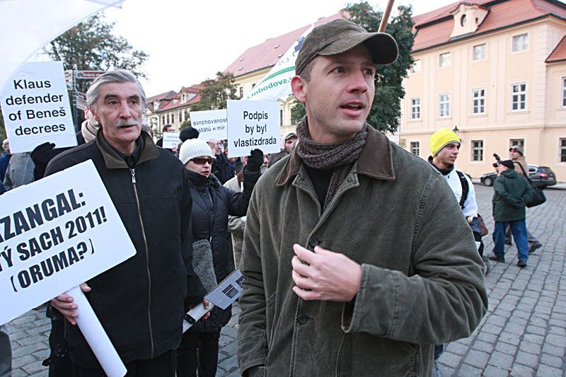 Demonstrace pro i proti Lisabonské smlouvě