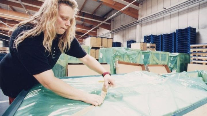 Firmy shánějí brigádníky do výroby, nabírají také e-shopy, tvrdí personalisté