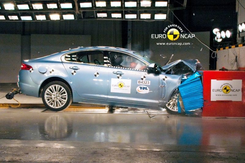 Crash test EuroNCAP-Jabuar XF