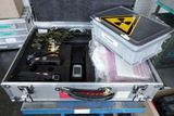 Kufr se speciálními přístroji, které jsou potřeba ke zjišťování případné radiace.
