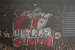 Strakovi vyhrožovali zabitím dětí. Slavia půjde kvůli fanouškům před disciplinárku