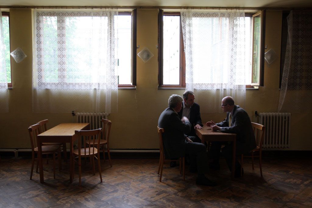 Dienstbier a Švejnar ve při o prezidentskou kandidaturu