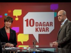 Sociální demokratka Mona Sahlinová a premiér Fredrik Reinfeldt v předvolební debatě.
