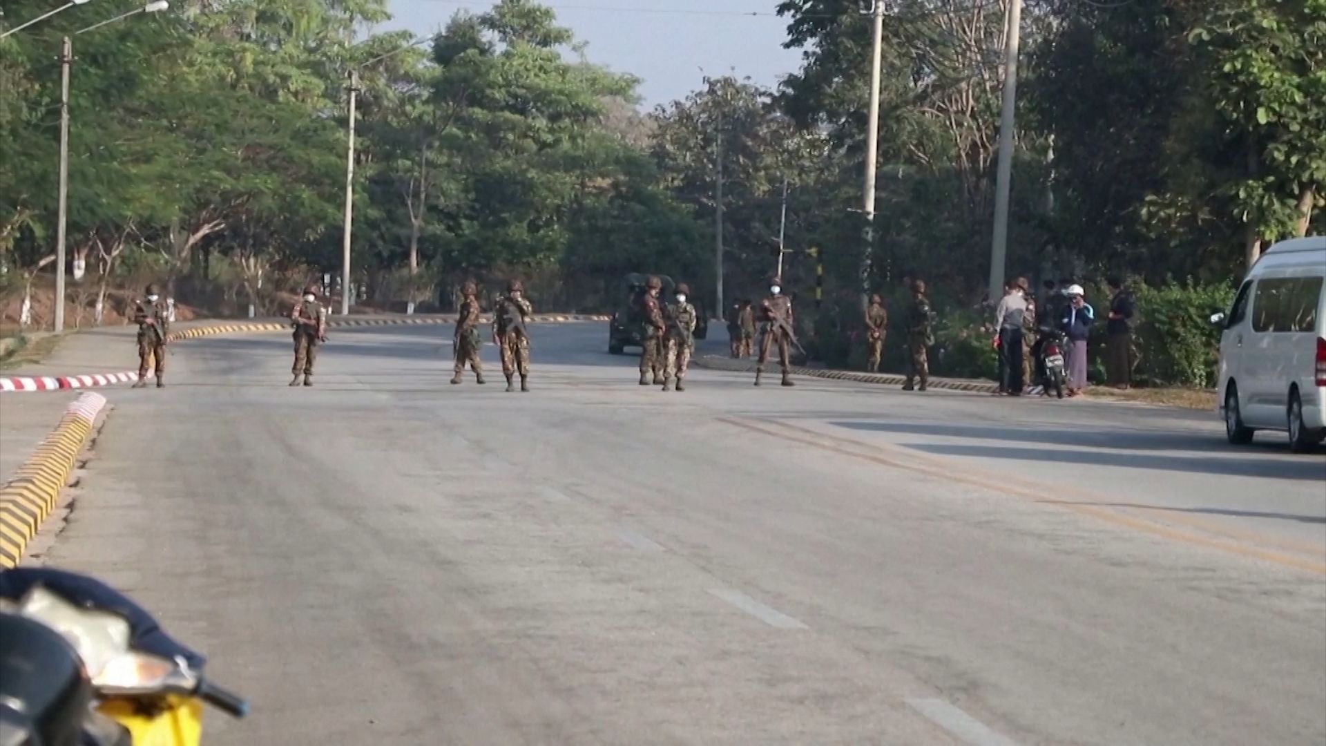 Vojáci uzavřeli vstup do hlavního města Barmy