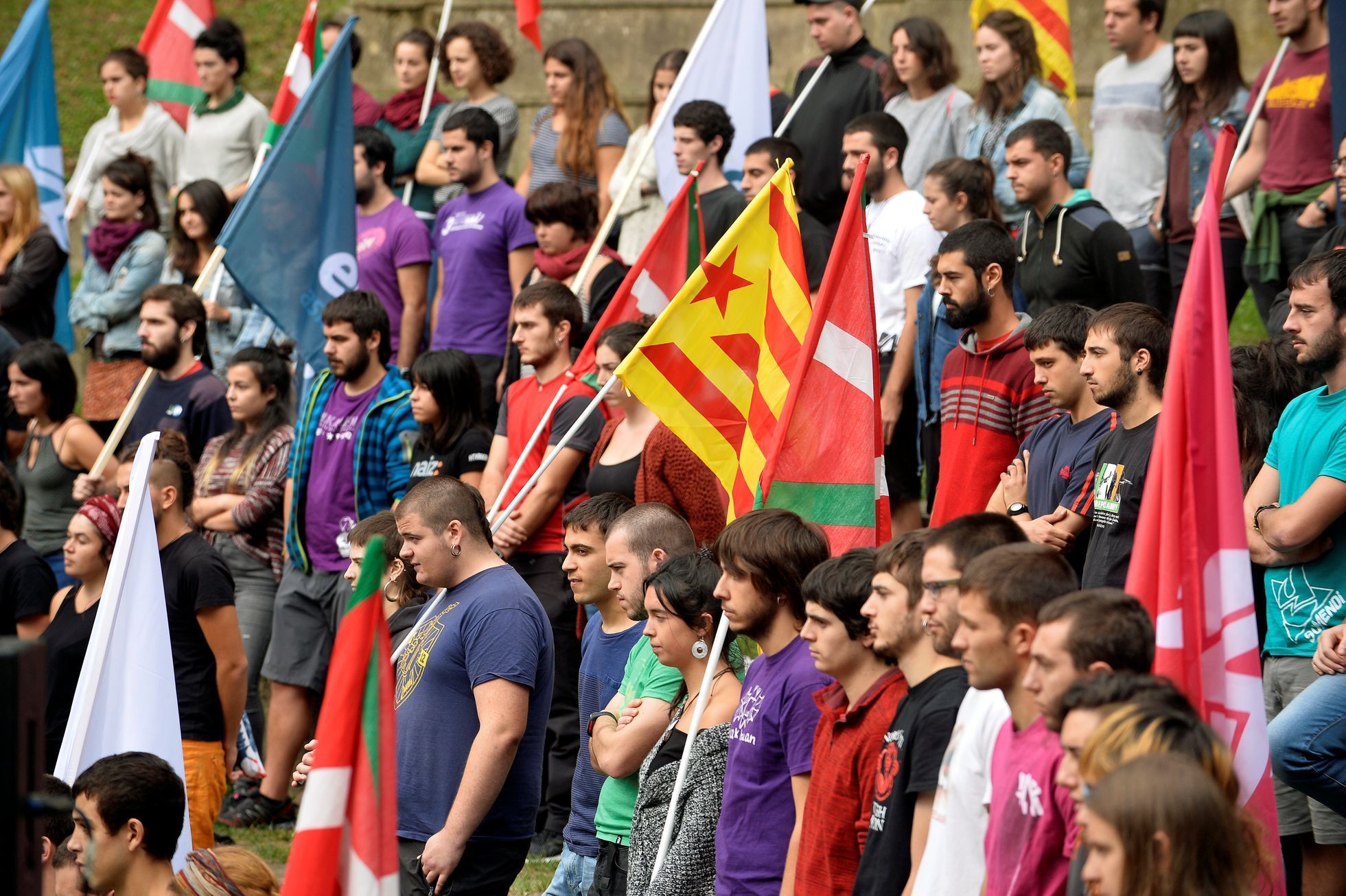 Baskičtí separatisté podporující referendum na shromáždění v Mondragon.