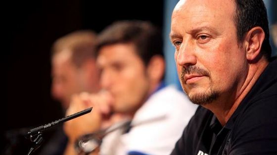 Obrazem: Benitez se musel sklonit. Superpohár má Ujfalušiho Atletico