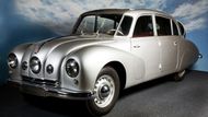 Tatra T87: 1936 - 1950, vyrobeno 3023 ks, osmdesátsedmička se celosvětově proslavila zejména cestami Jiřího Hanzelky a Miroslava Zikmunda, kteří v seriovém, neupraveném voze T87 pocestovali celý svět.