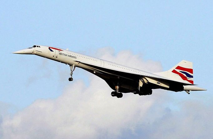 Na jaře 2003 se oba provozovatelé rozhodli poslat Concorde do muzea.